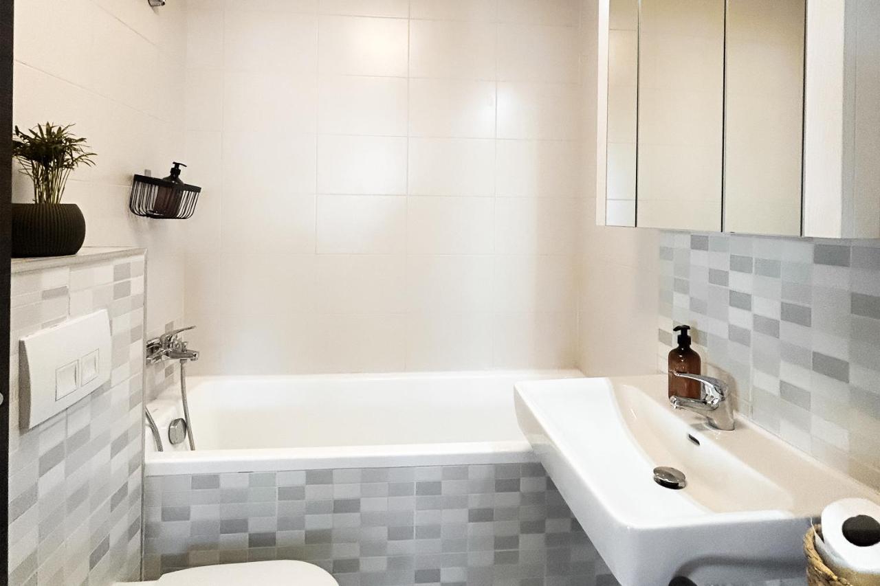 Downtown D21 Apartment Bukares Bagian luar foto