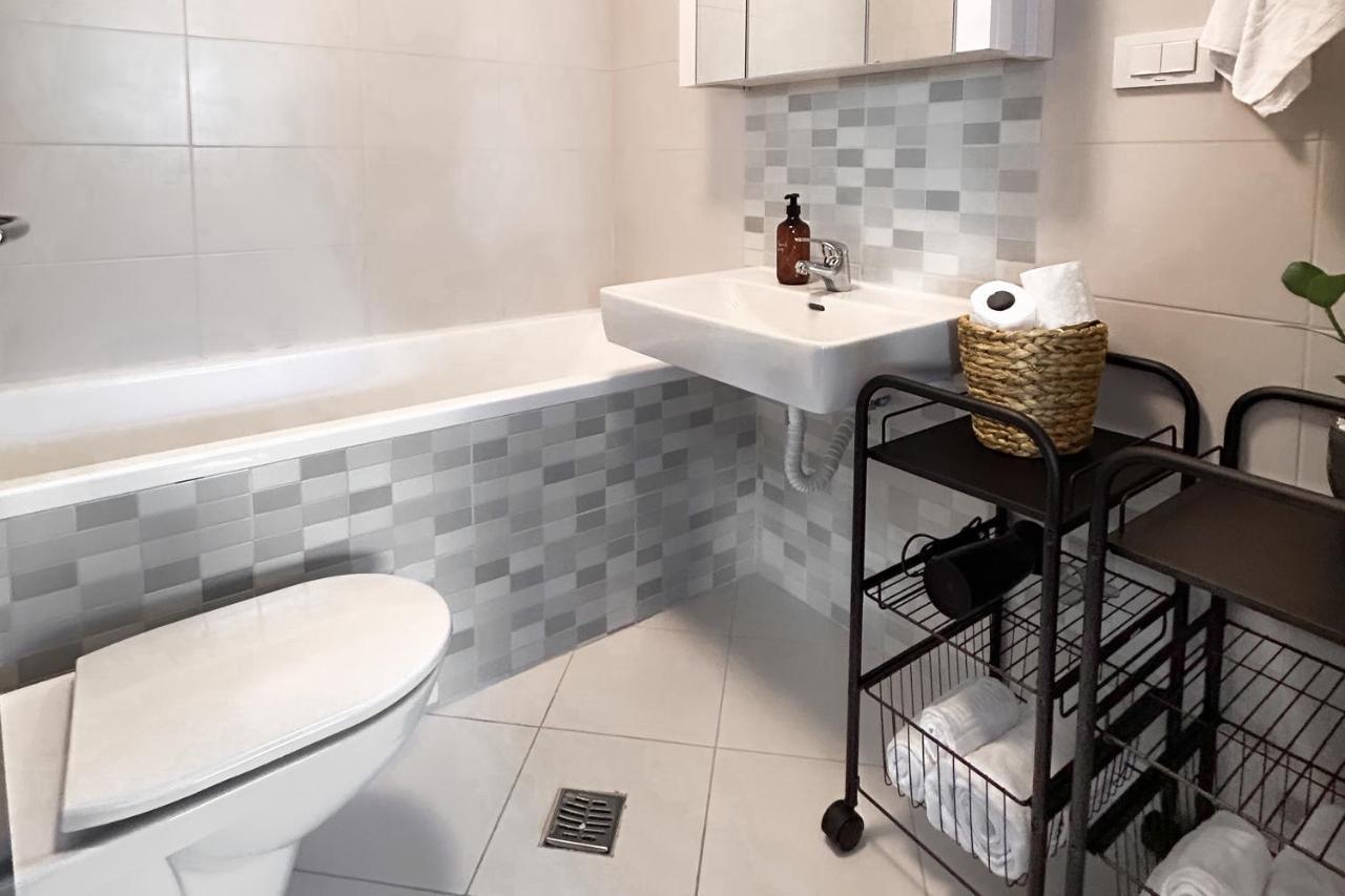 Downtown D21 Apartment Bukares Bagian luar foto