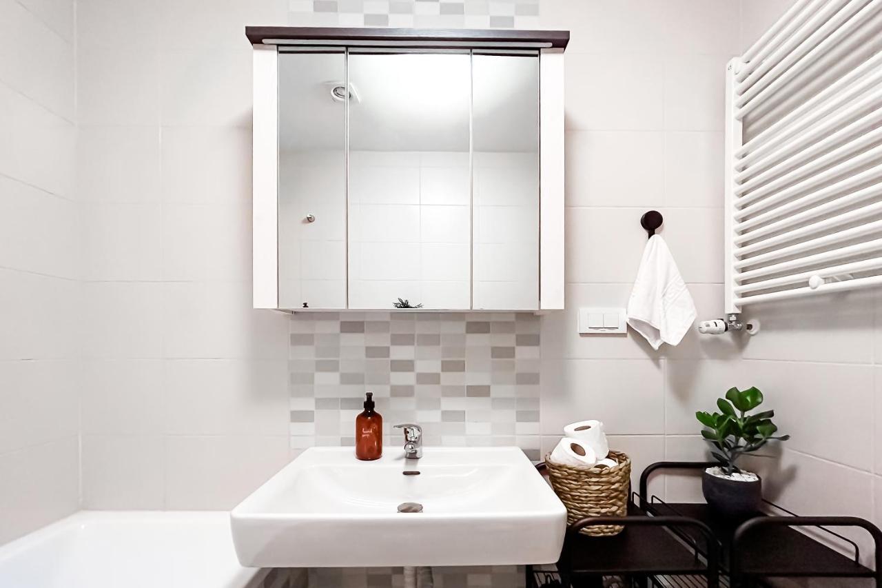 Downtown D21 Apartment Bukares Bagian luar foto