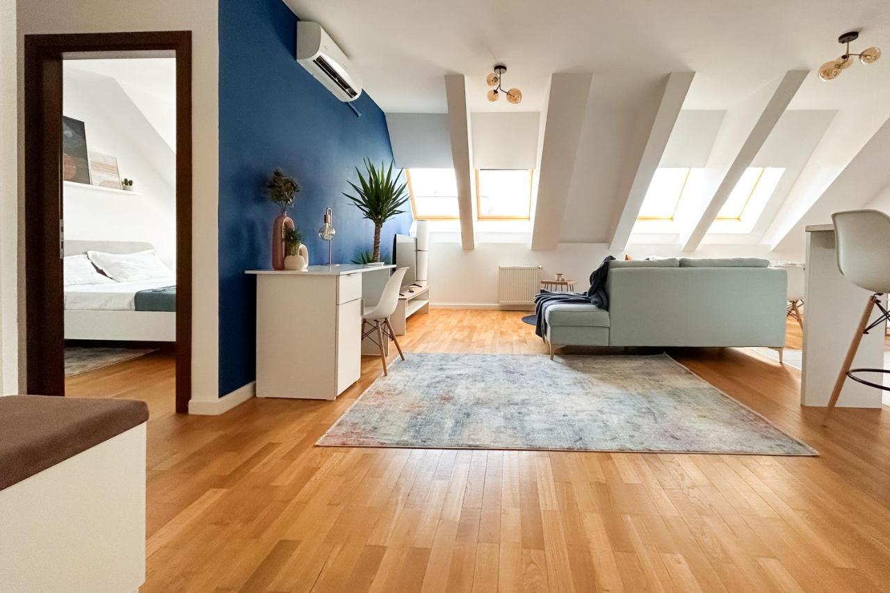Downtown D21 Apartment Bukares Bagian luar foto