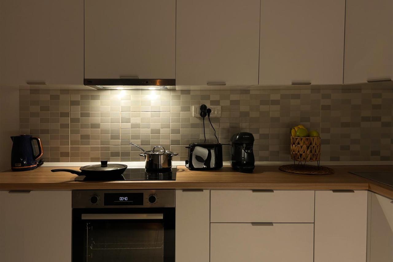 Downtown D21 Apartment Bukares Bagian luar foto