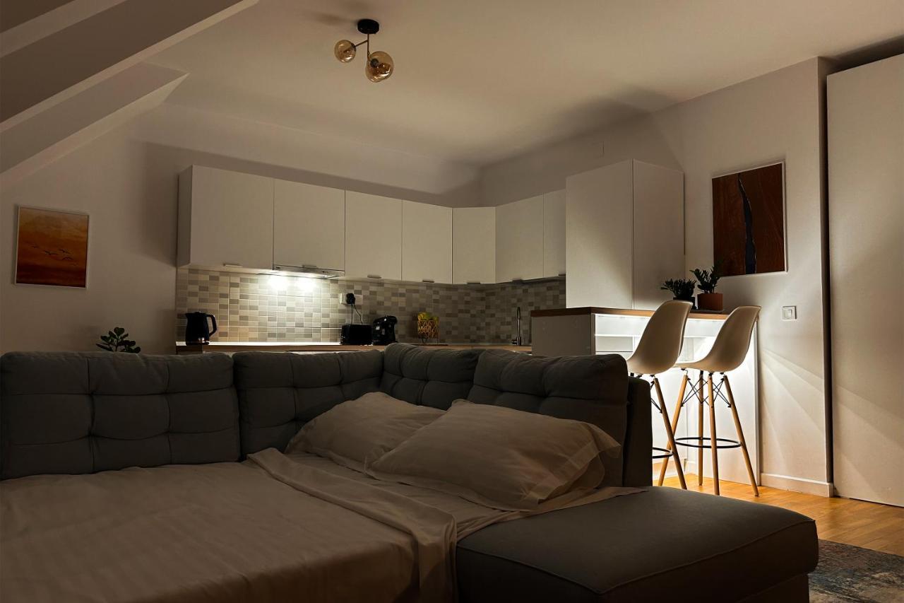 Downtown D21 Apartment Bukares Bagian luar foto